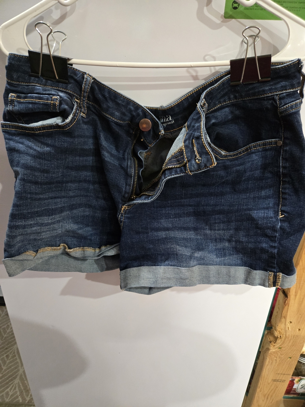 Denim Roll-Cuff Women's Shorts - Blue
